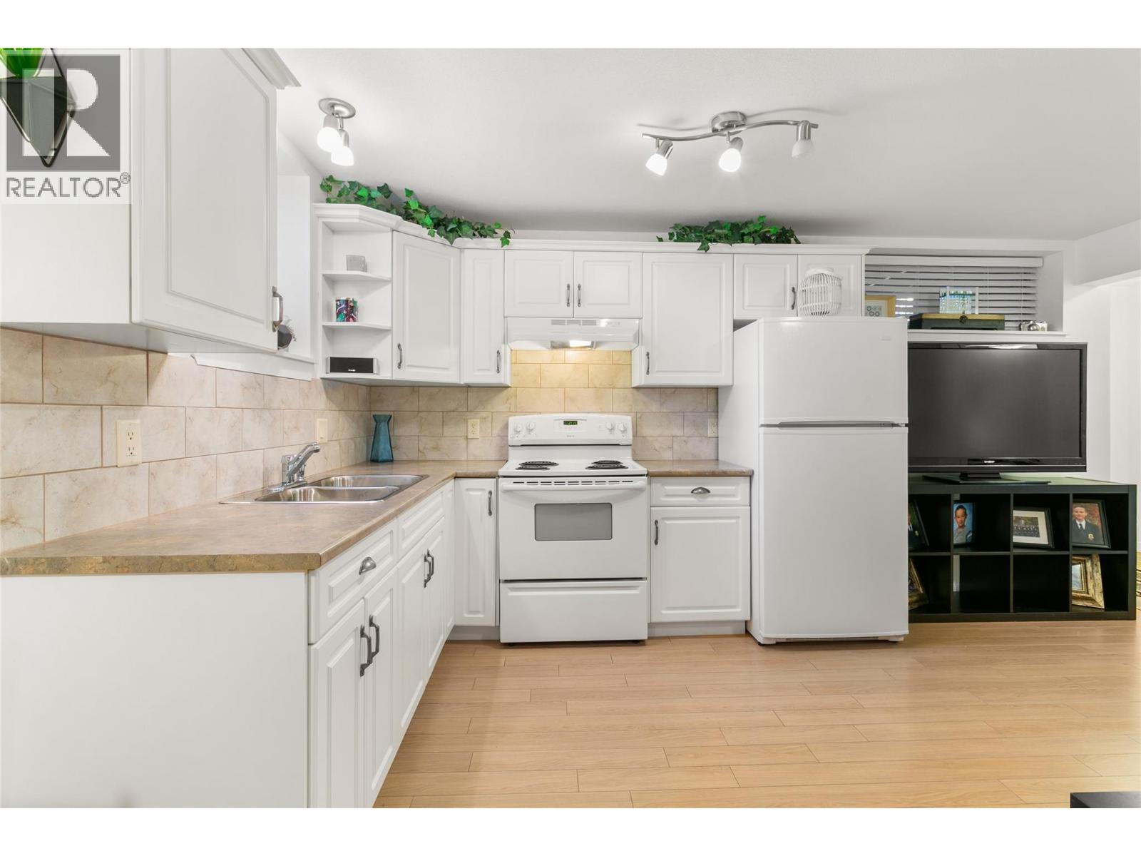 5074 Windsong Crescent, Kelowna