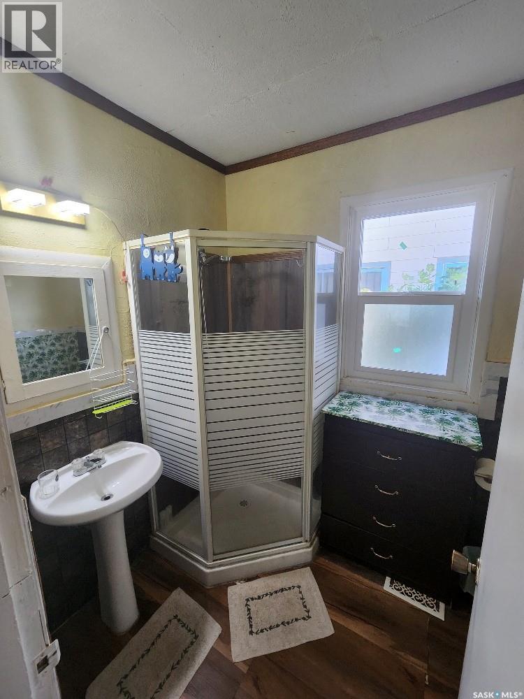 3303 Dewdney AVENUE - 6