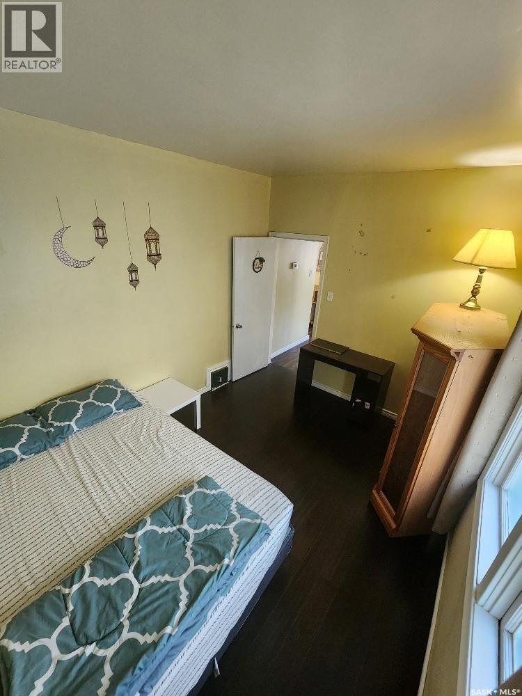 3303 Dewdney AVENUE - 3