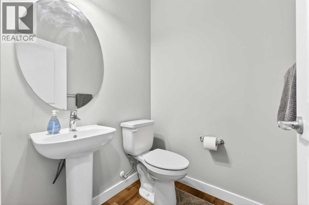 Single Family House for Sale in  Evansfield Manor NW Evanston Calgary 