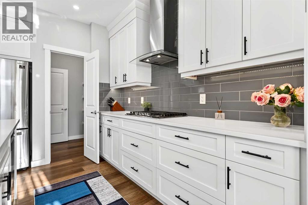 Single Family House for Sale in  Evansfield Manor NW Evanston Calgary 