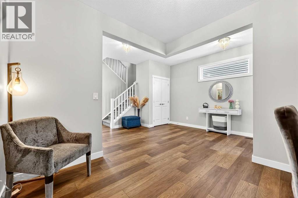 Single Family House for Sale in  Evansfield Manor NW Evanston Calgary 