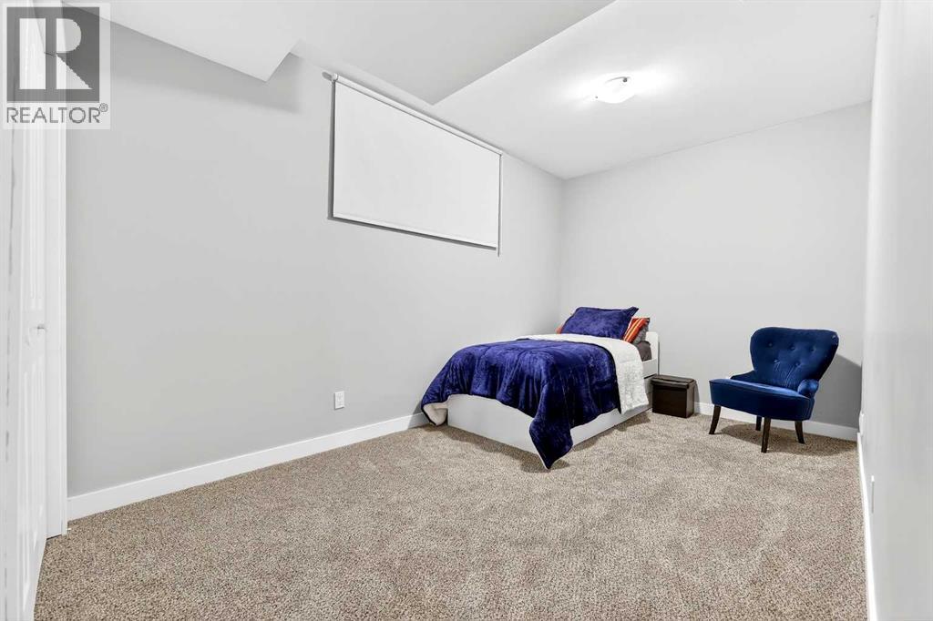 Single Family House for Sale in  Evansfield Manor NW Evanston Calgary 