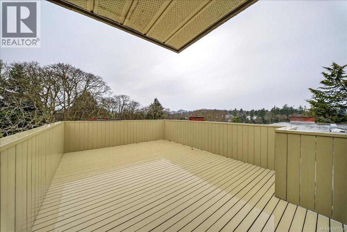403 1010 Bristol Road, Saanich