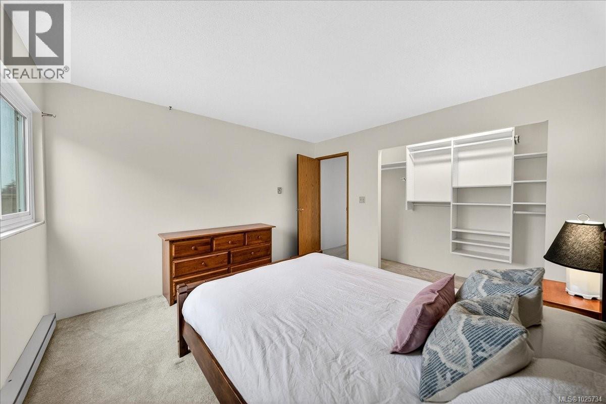 403 1010 Bristol Road, Saanich