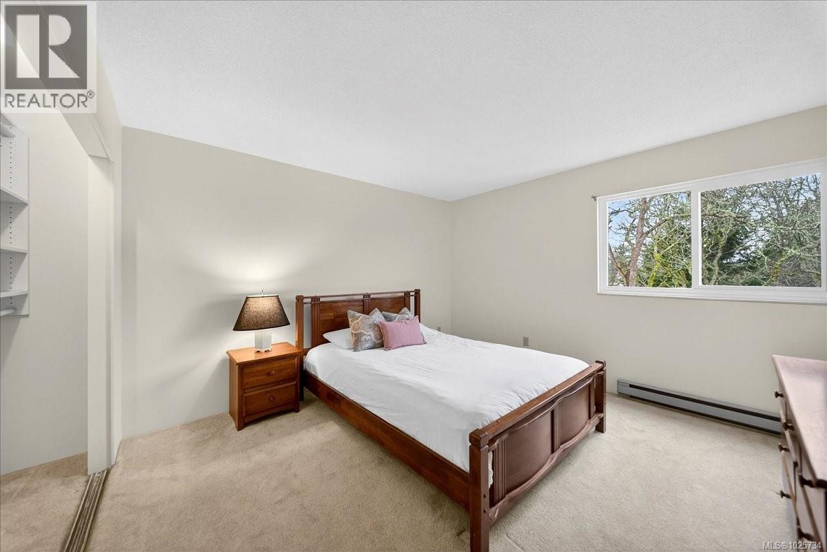 403 1010 Bristol Road, Saanich