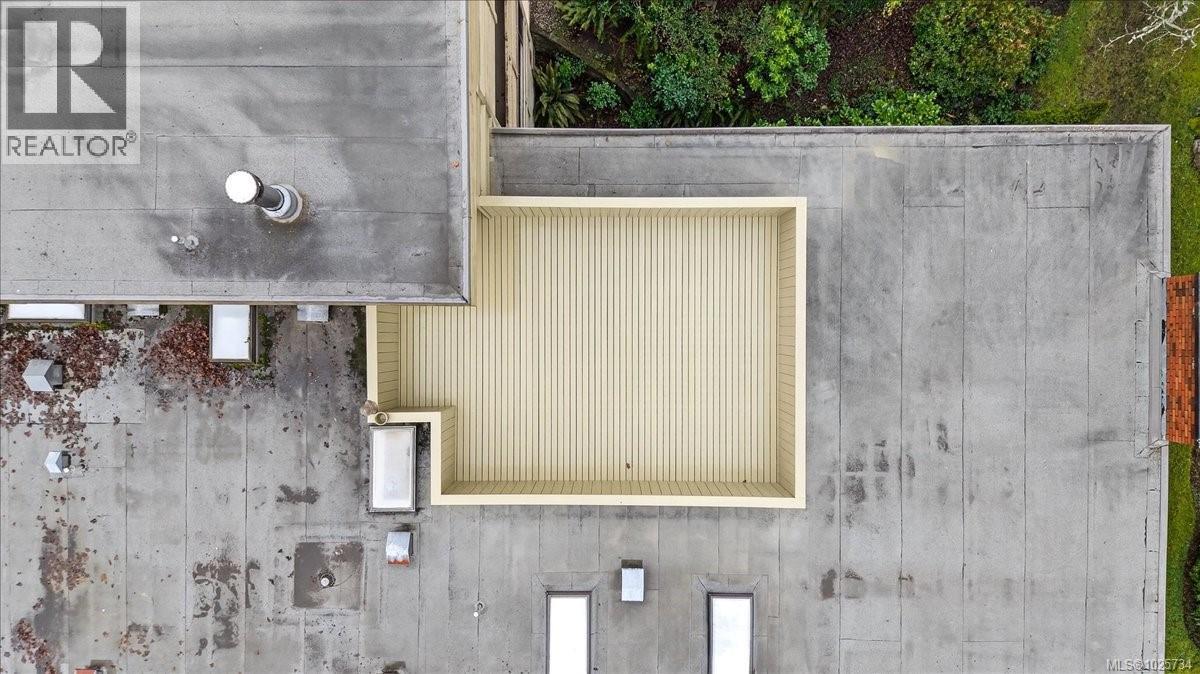 403 1010 Bristol Road, Saanich