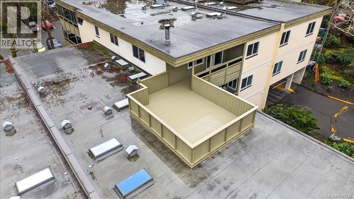 403 1010 Bristol Road, Saanich