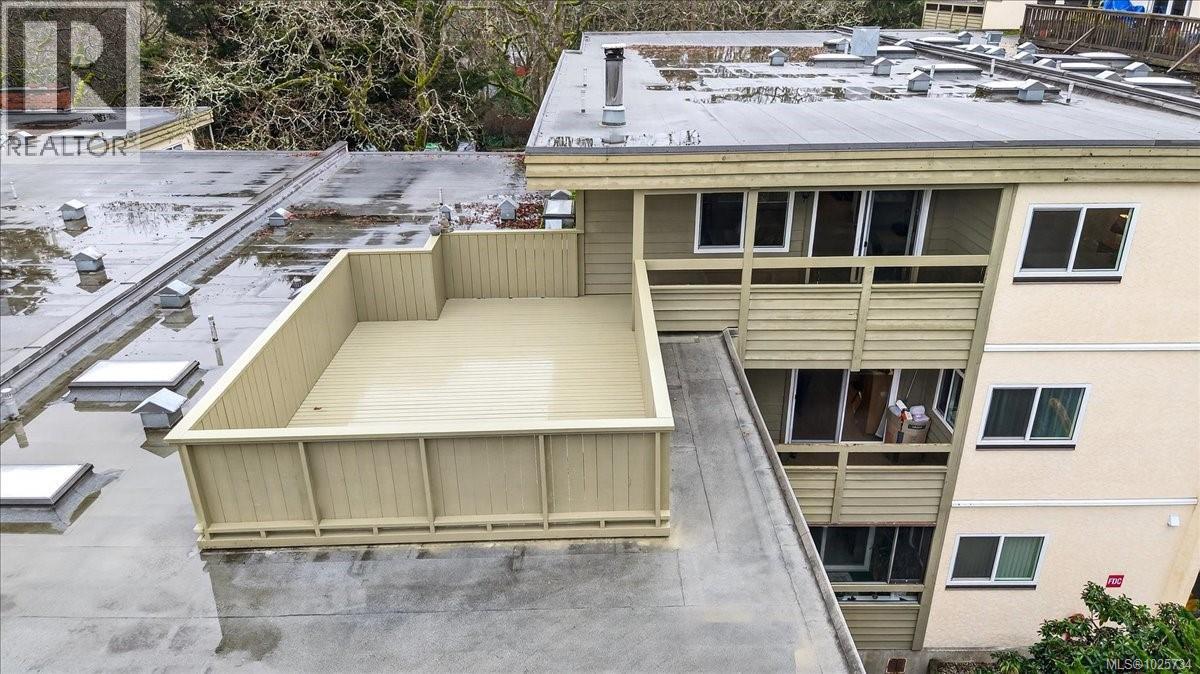 403 1010 Bristol Road, Saanich