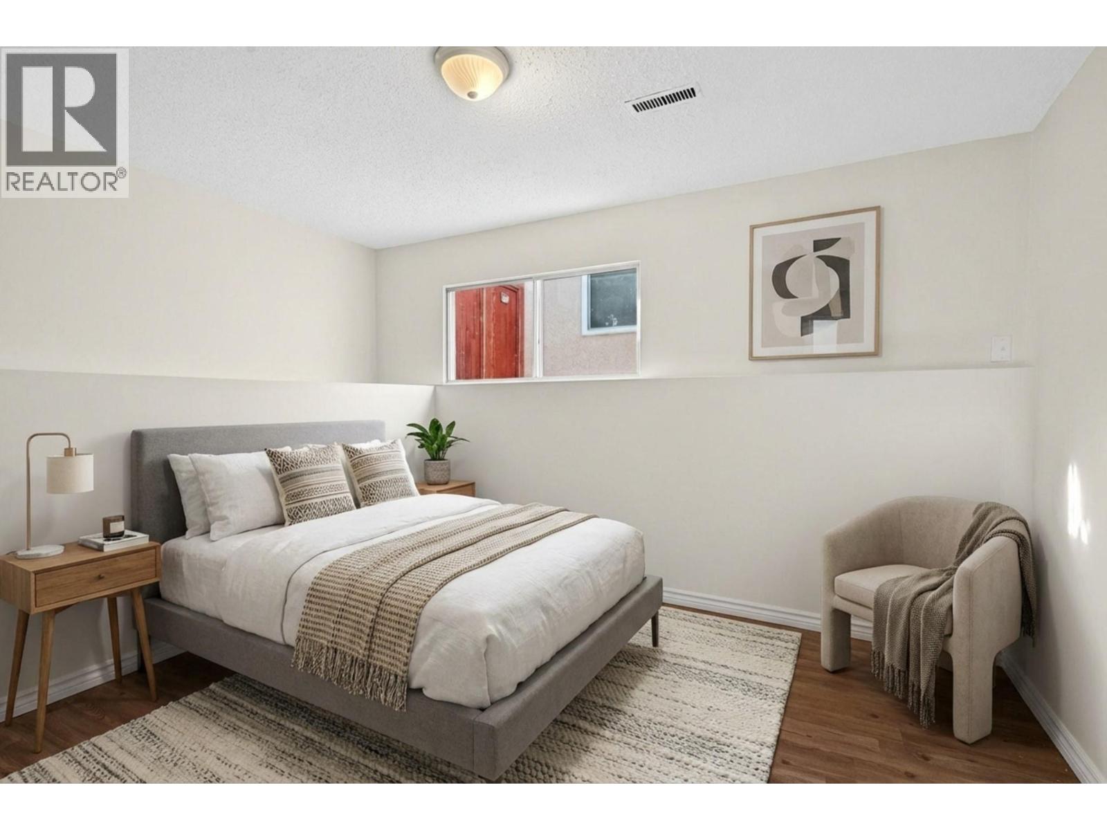  1031 Martin Avenue, Kelowna