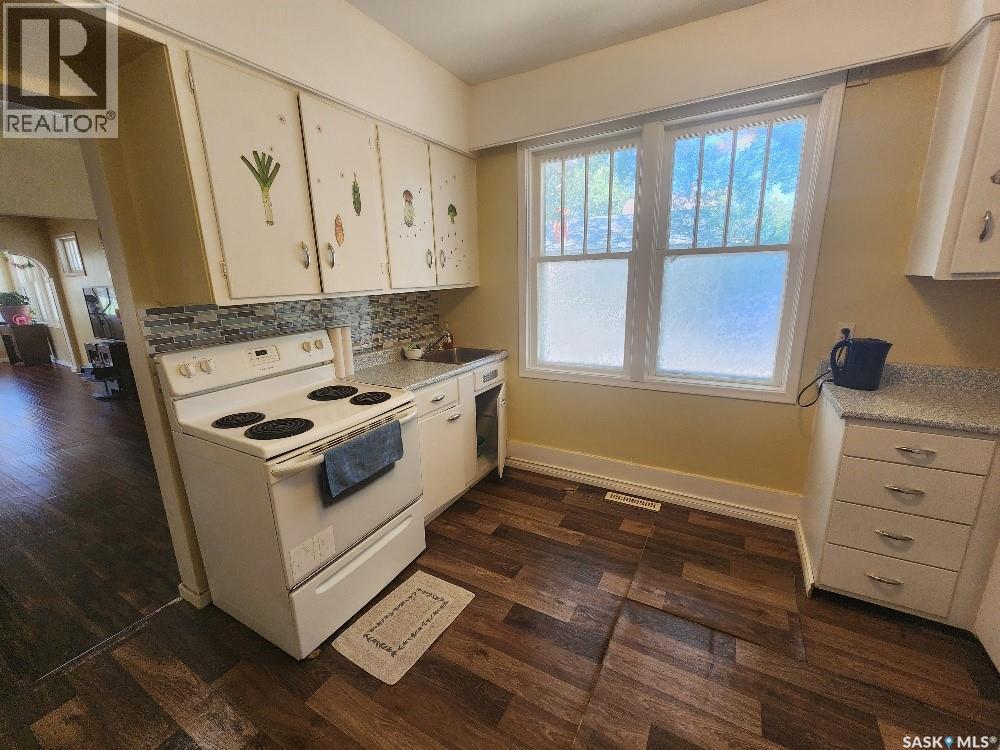 3303 Dewdney AVENUE - 17