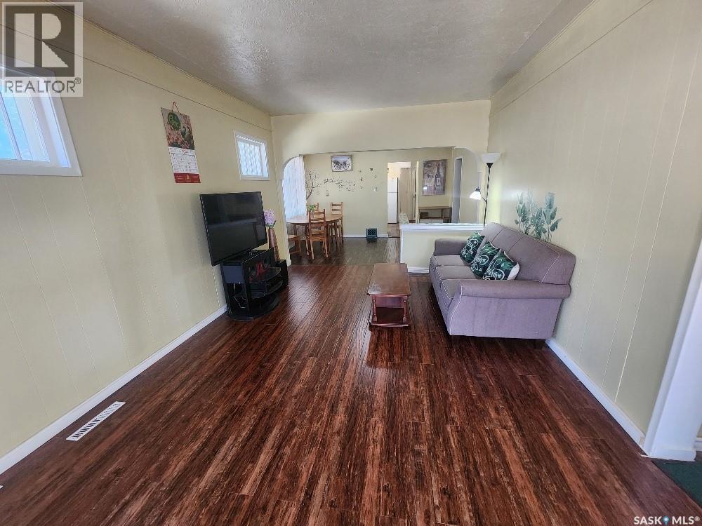 3303 Dewdney AVENUE - 13
