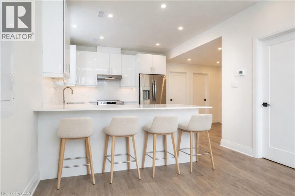 151 RICHARDSON Unit B photo 5