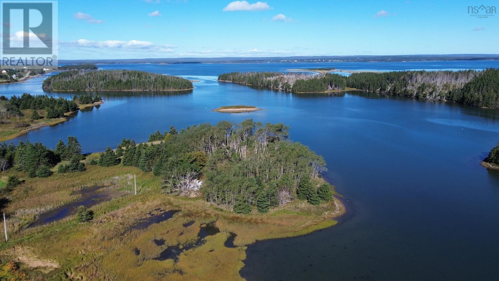 Property 20 of 22 of 721 Descousse-Cap La Ronde Road