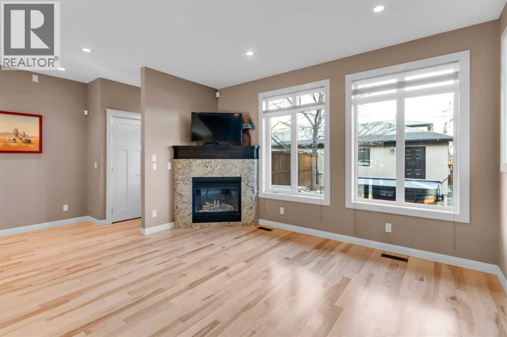 Single Family House for Sale in   Avenue NW West Hillhurst Calgary 