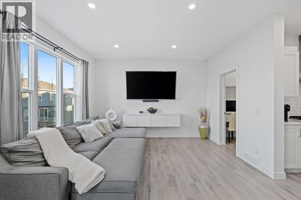 Single Family House for Sale in  Sage Bluff Drive NW Sage Hill Calgary 