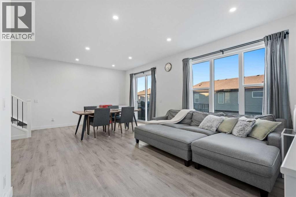 Single Family House for Sale in  Sage Bluff Drive NW Sage Hill Calgary 