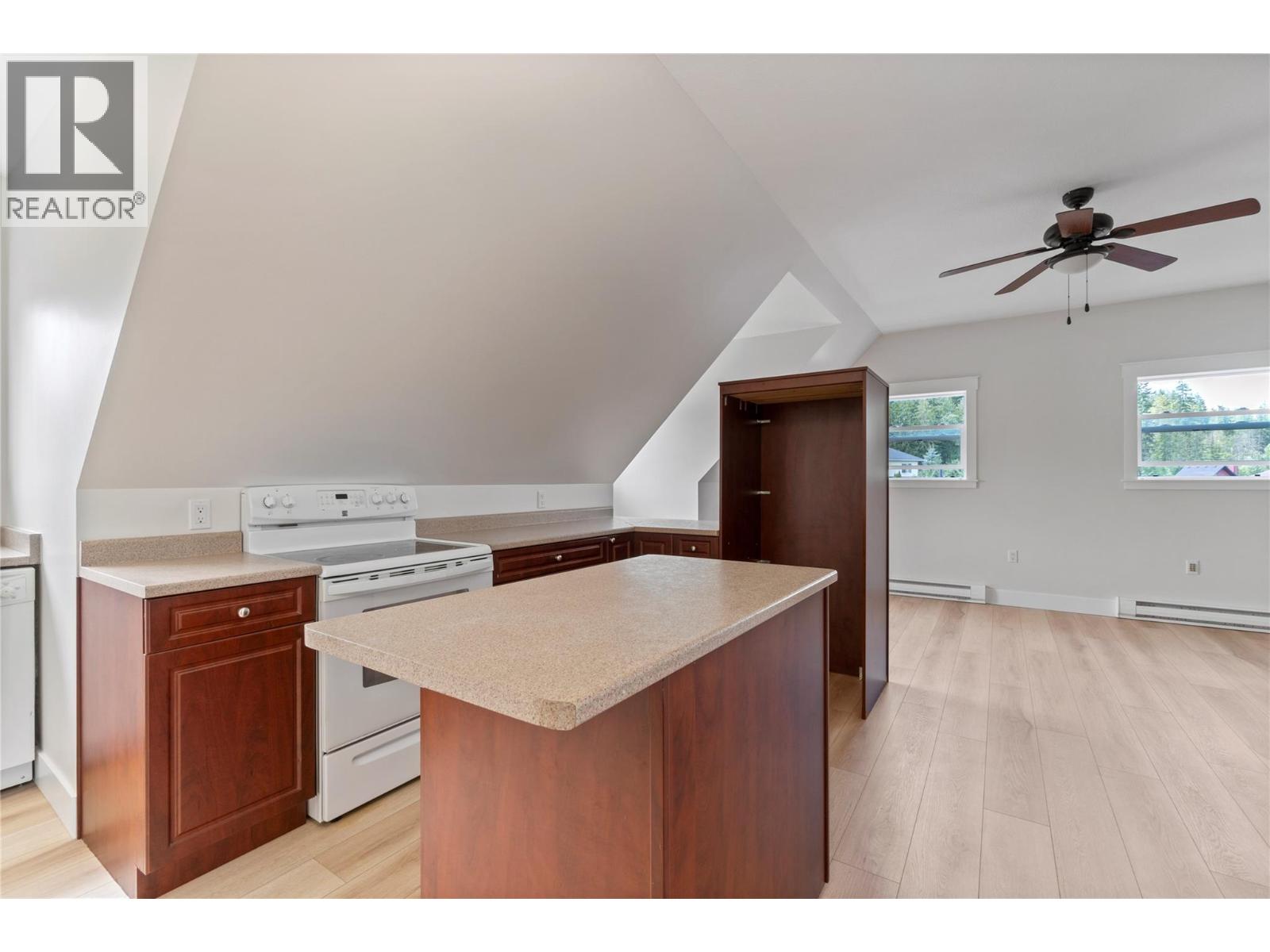  7281 46 Street Northeast, Salmon Arm