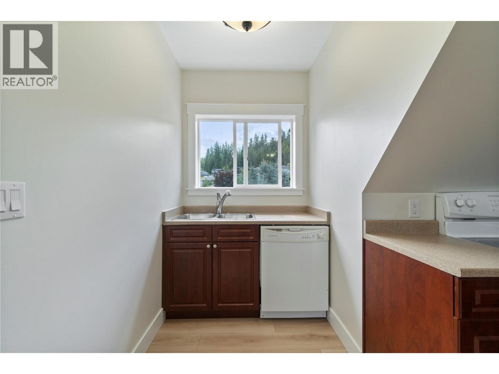  7281 46 Street Northeast, Salmon Arm