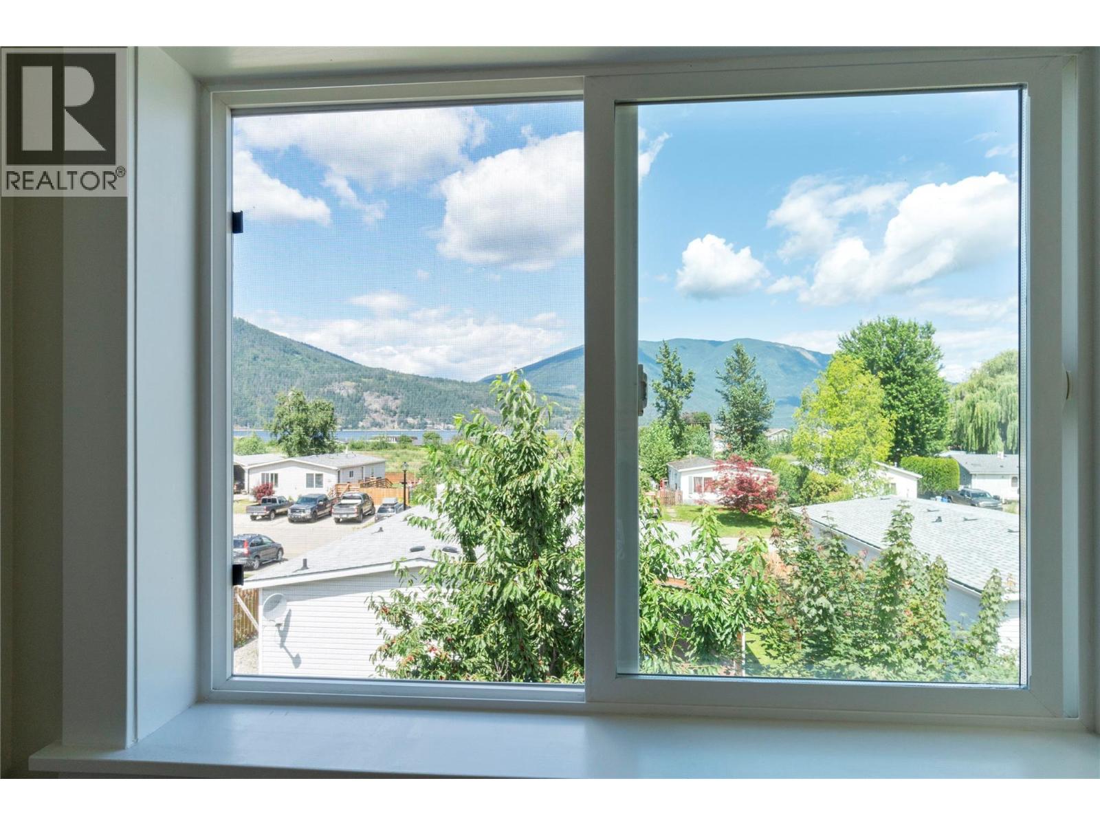  7281 46 Street Northeast, Salmon Arm