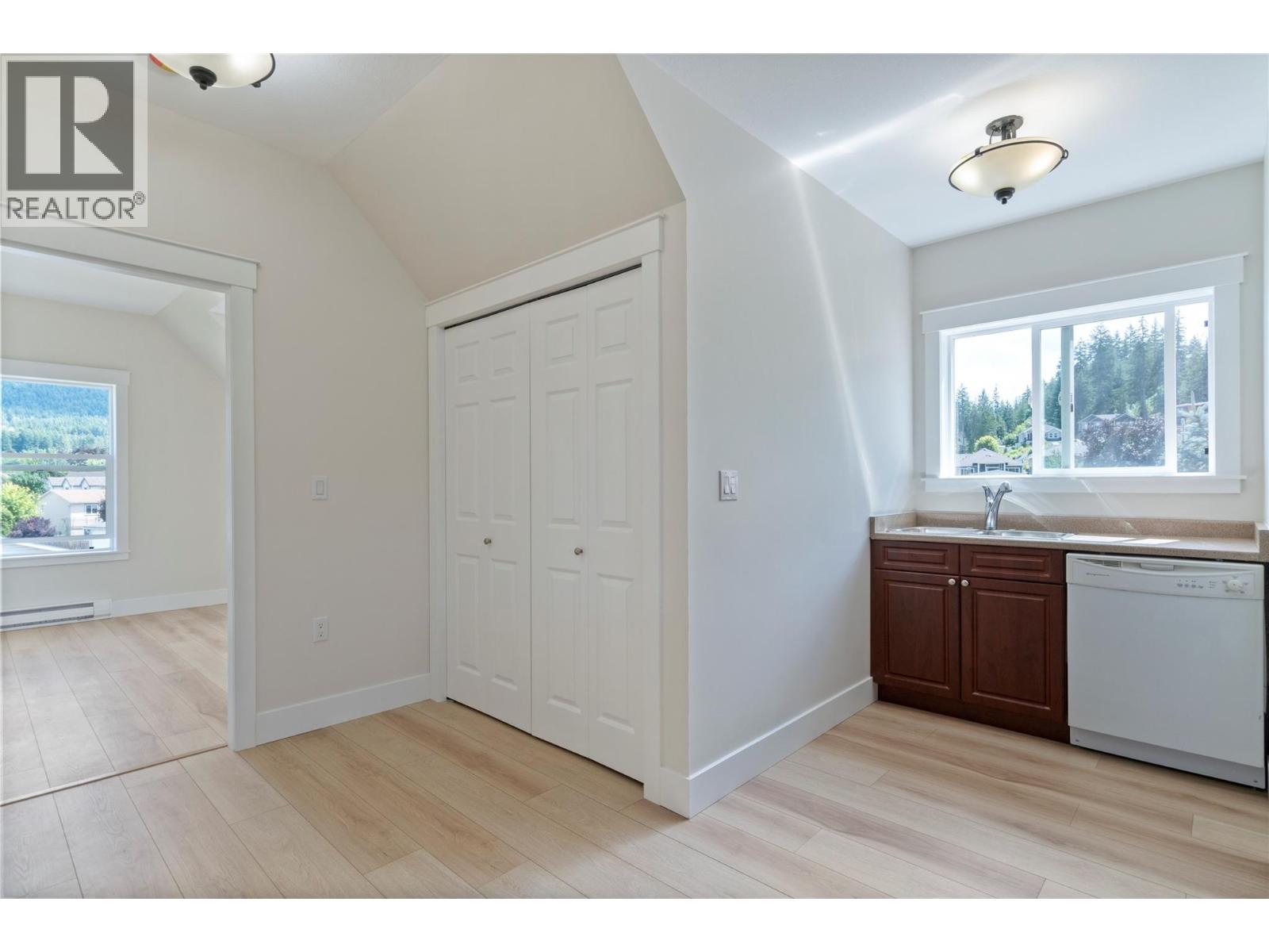  7281 46 Street Northeast, Salmon Arm