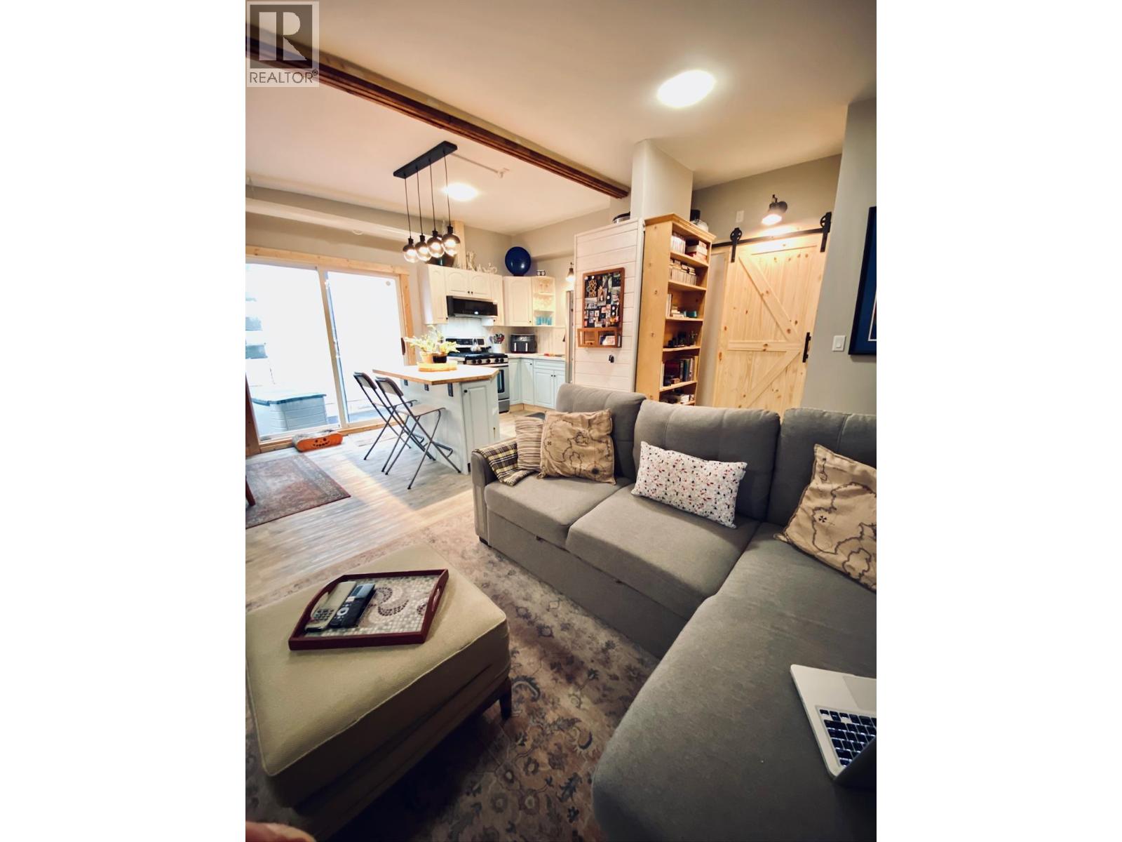 7362 2nd Street, Grand Forks