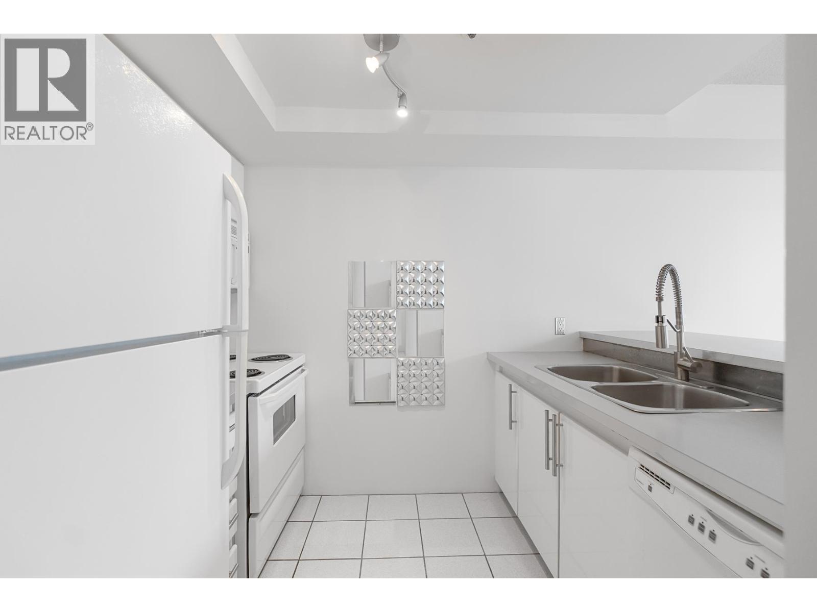 1704 555 JERVIS STREET, Vancouver