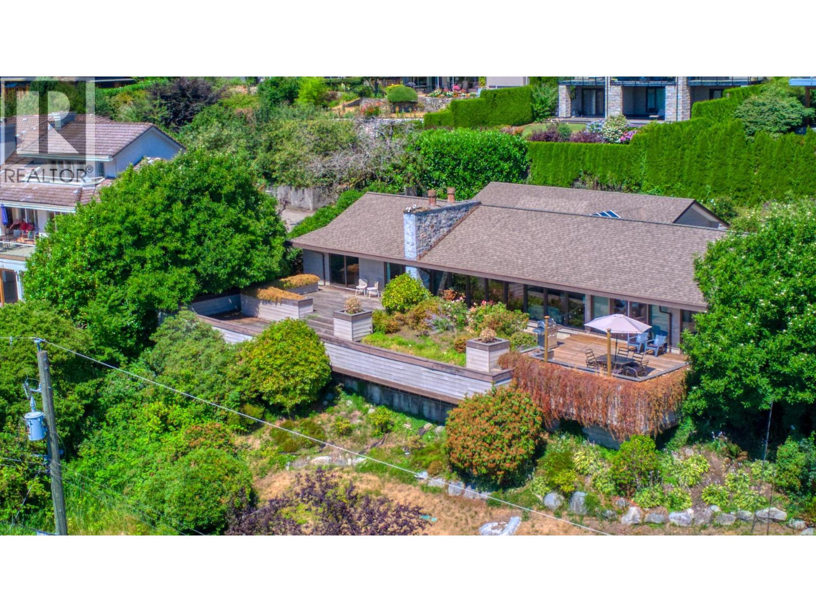 2237 PALMERSTON AVENUE, West Vancouver