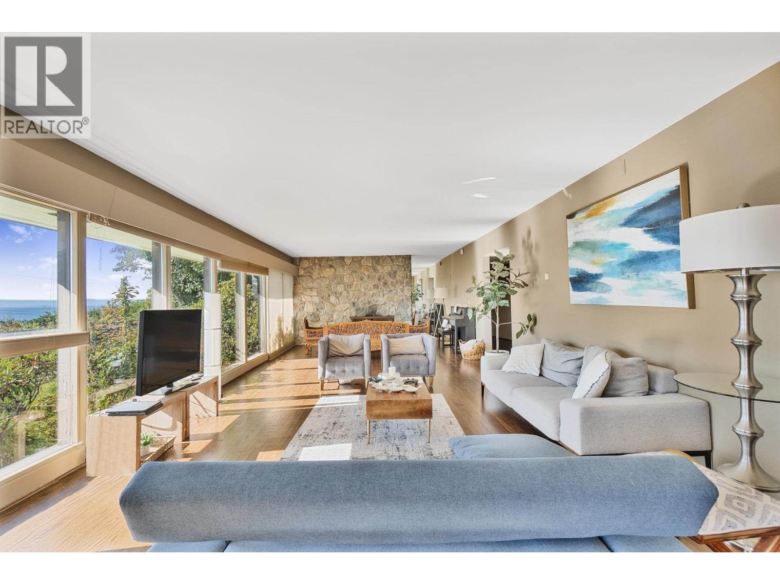 2237 PALMERSTON AVENUE, West Vancouver