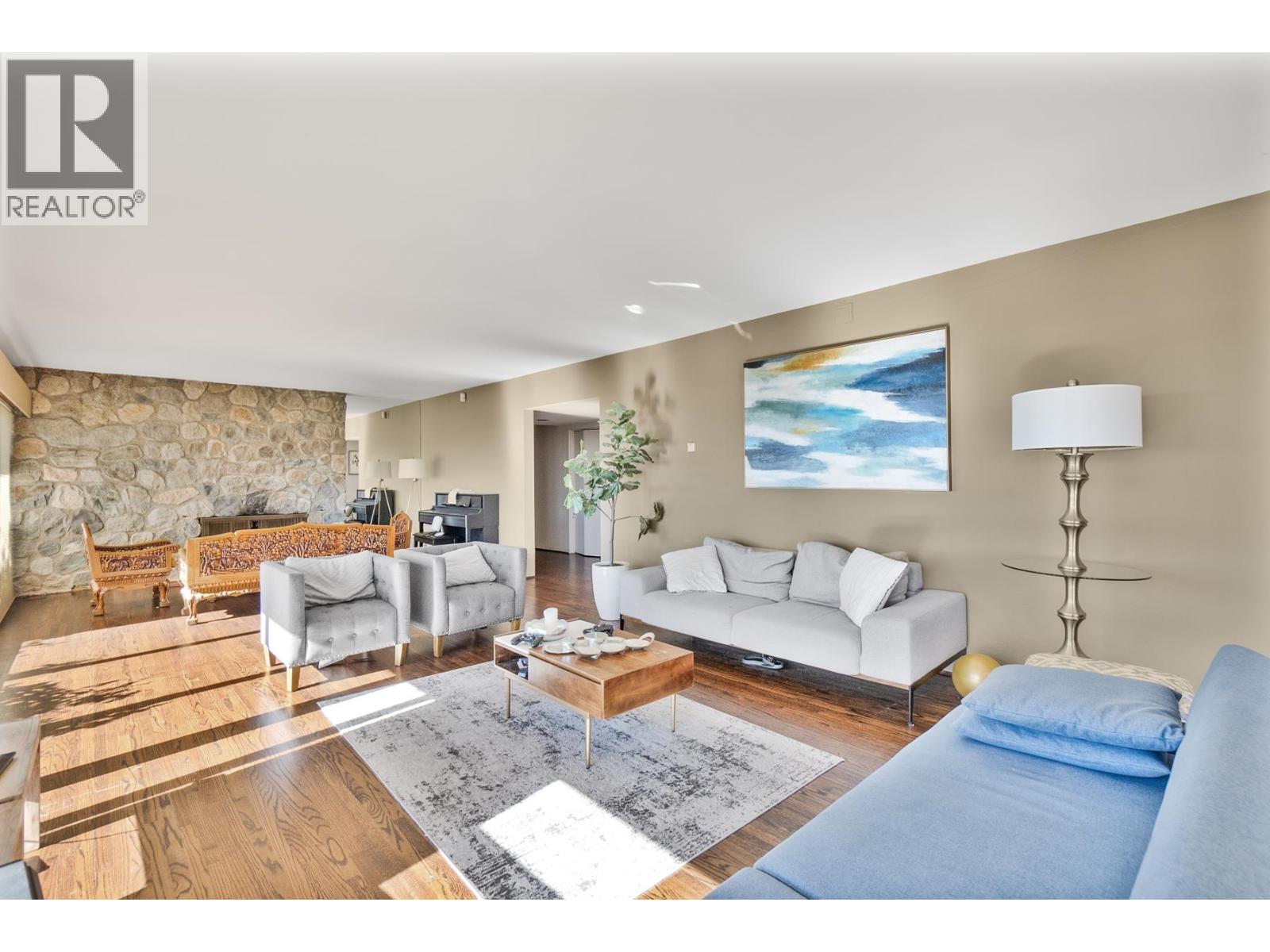 2237 PALMERSTON AVENUE, West Vancouver