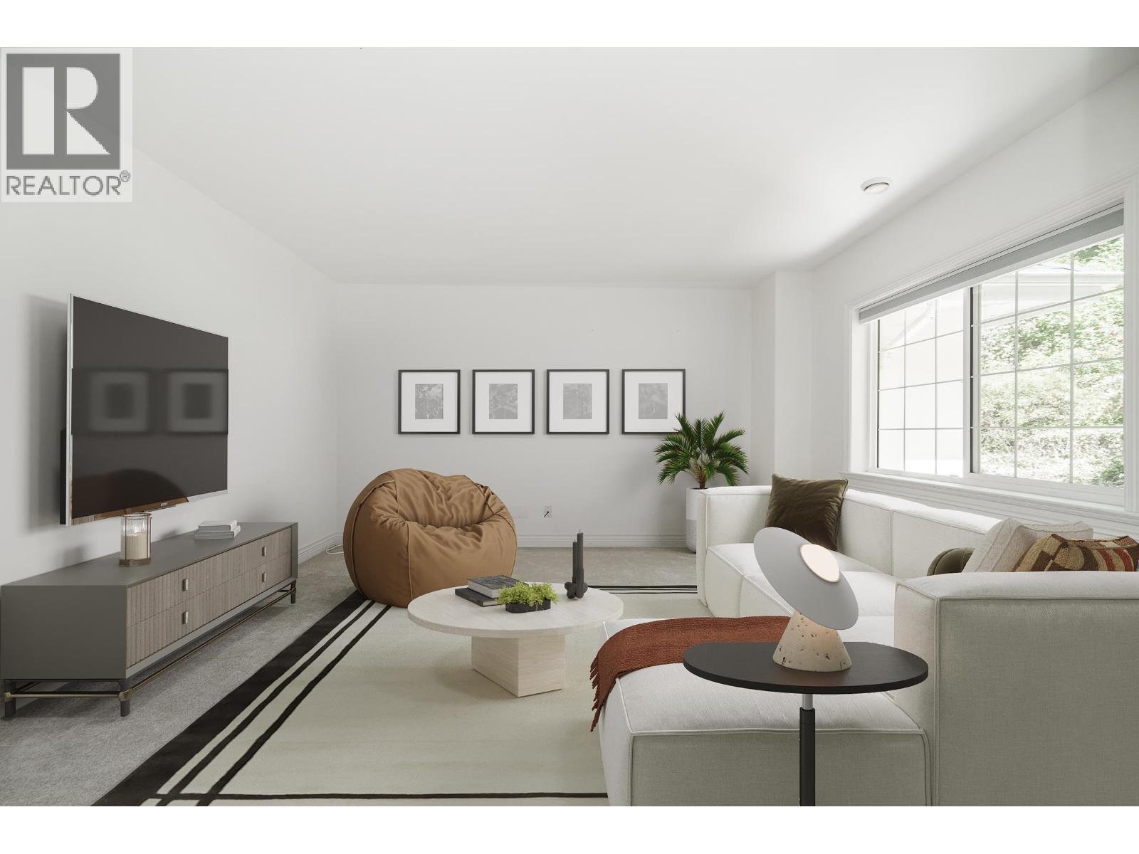 241 BAYVIEW ROAD, Lions Bay