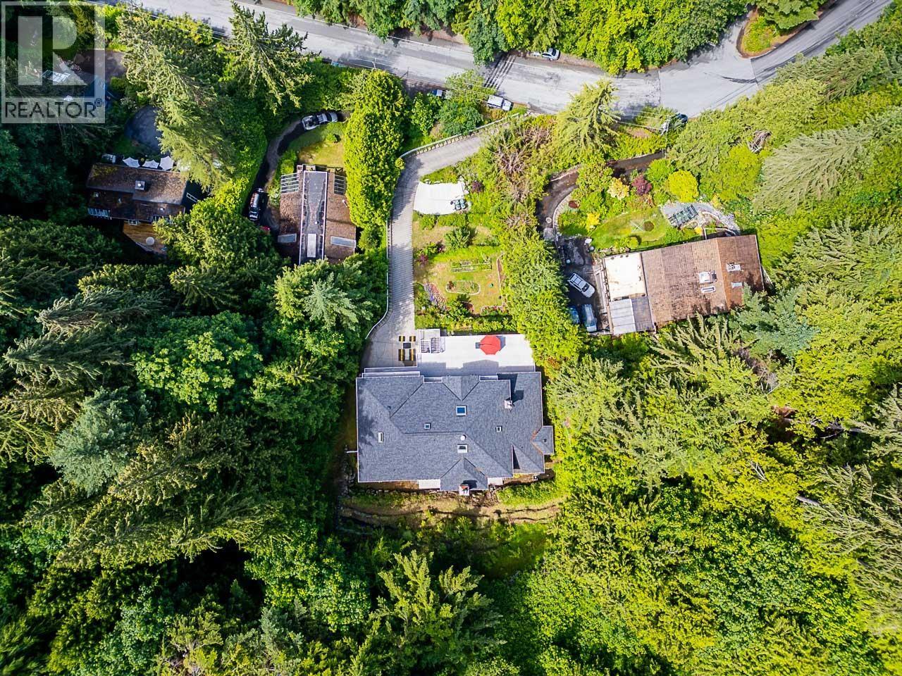 241 BAYVIEW ROAD, Lions Bay