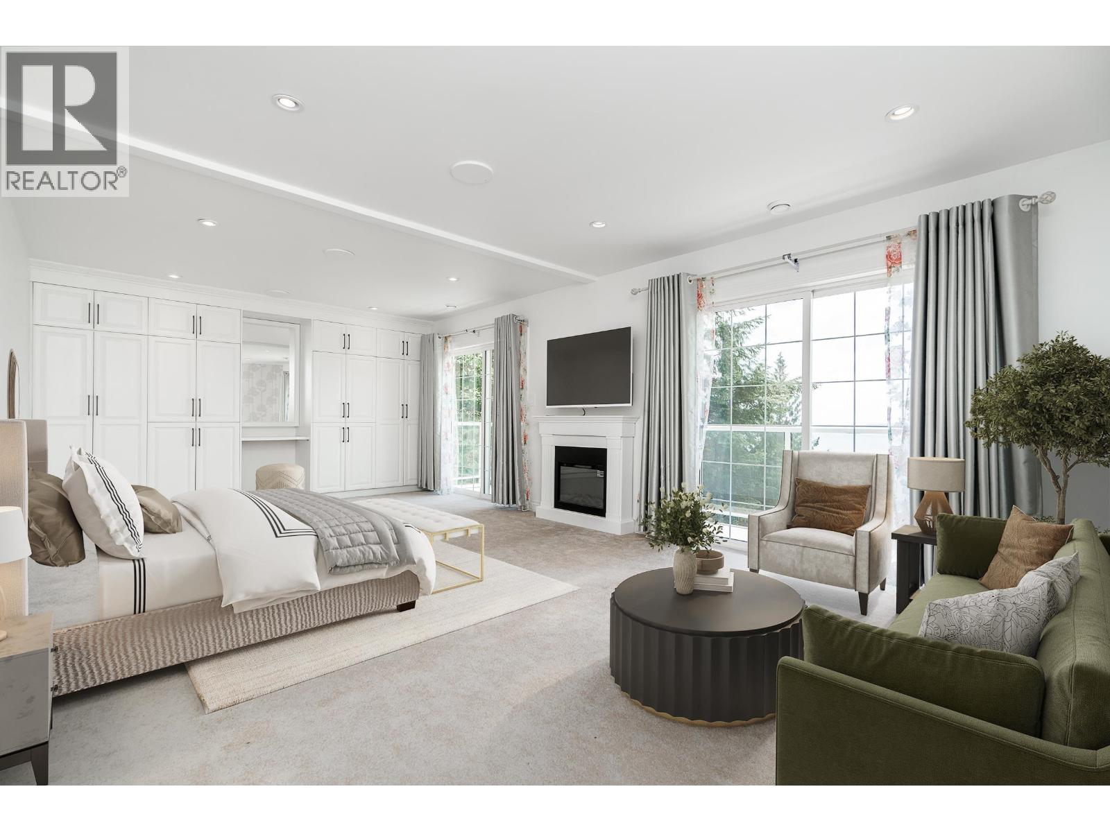 241 BAYVIEW ROAD, Lions Bay