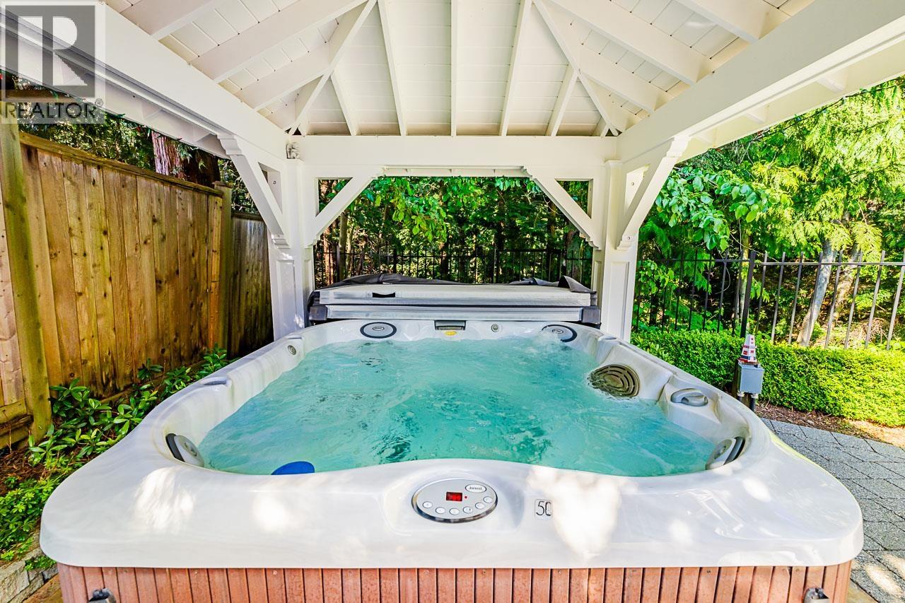 4270 ROCKRIDGE PLACE, West Vancouver