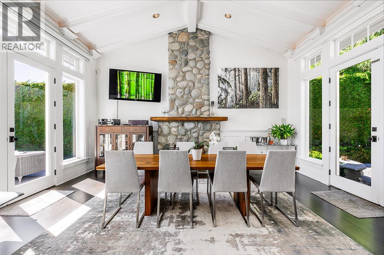 4270 ROCKRIDGE PLACE, West Vancouver