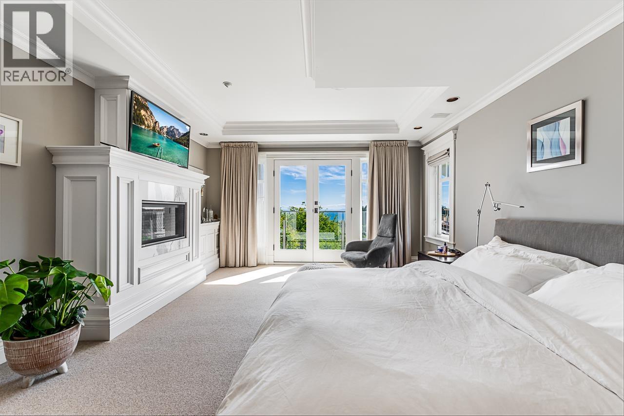 4270 ROCKRIDGE PLACE, West Vancouver