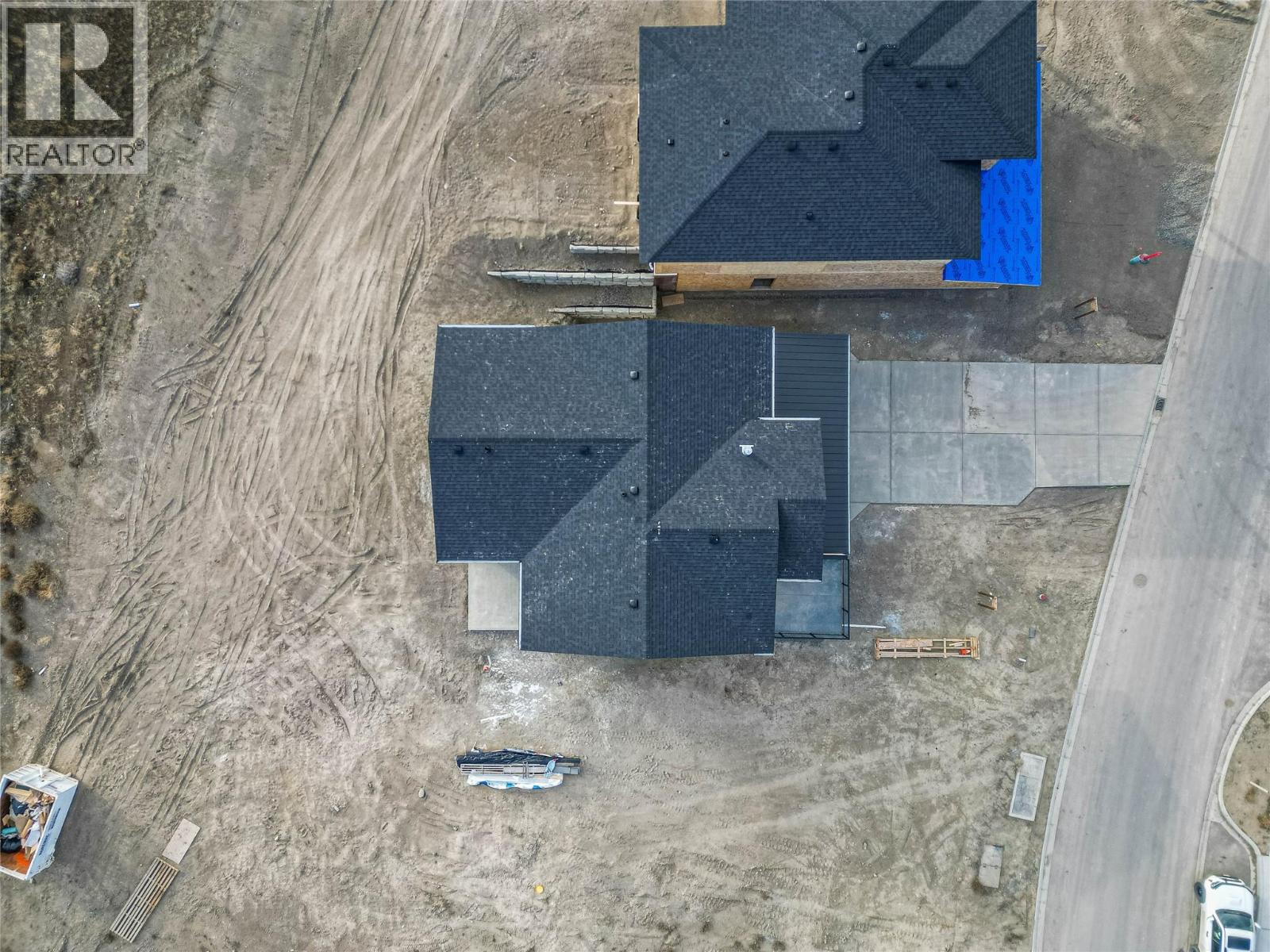 #113 38 RUE CHEVAL NOIR - Image 3