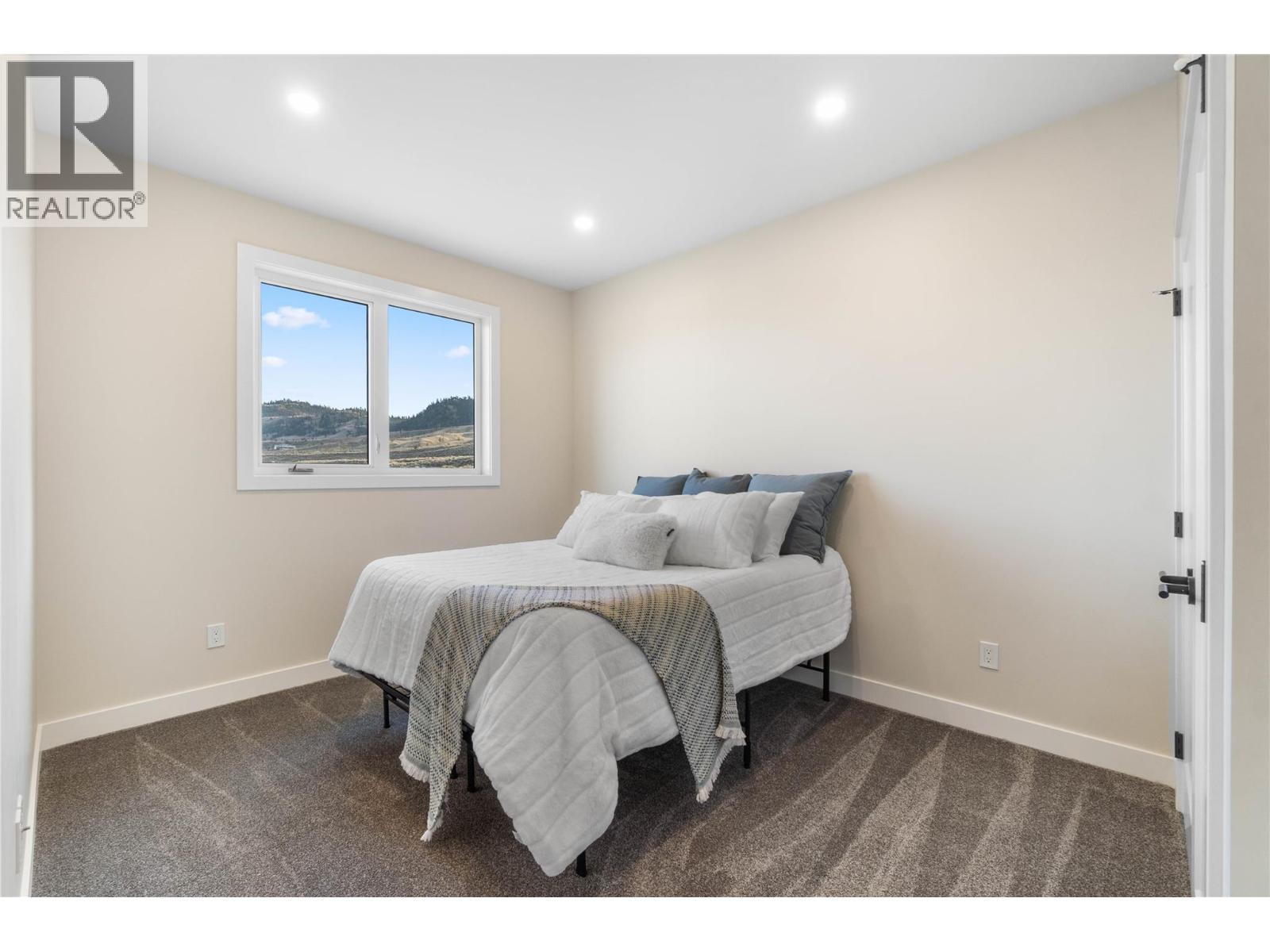 #113 38 Rue Cheval Noir - 27