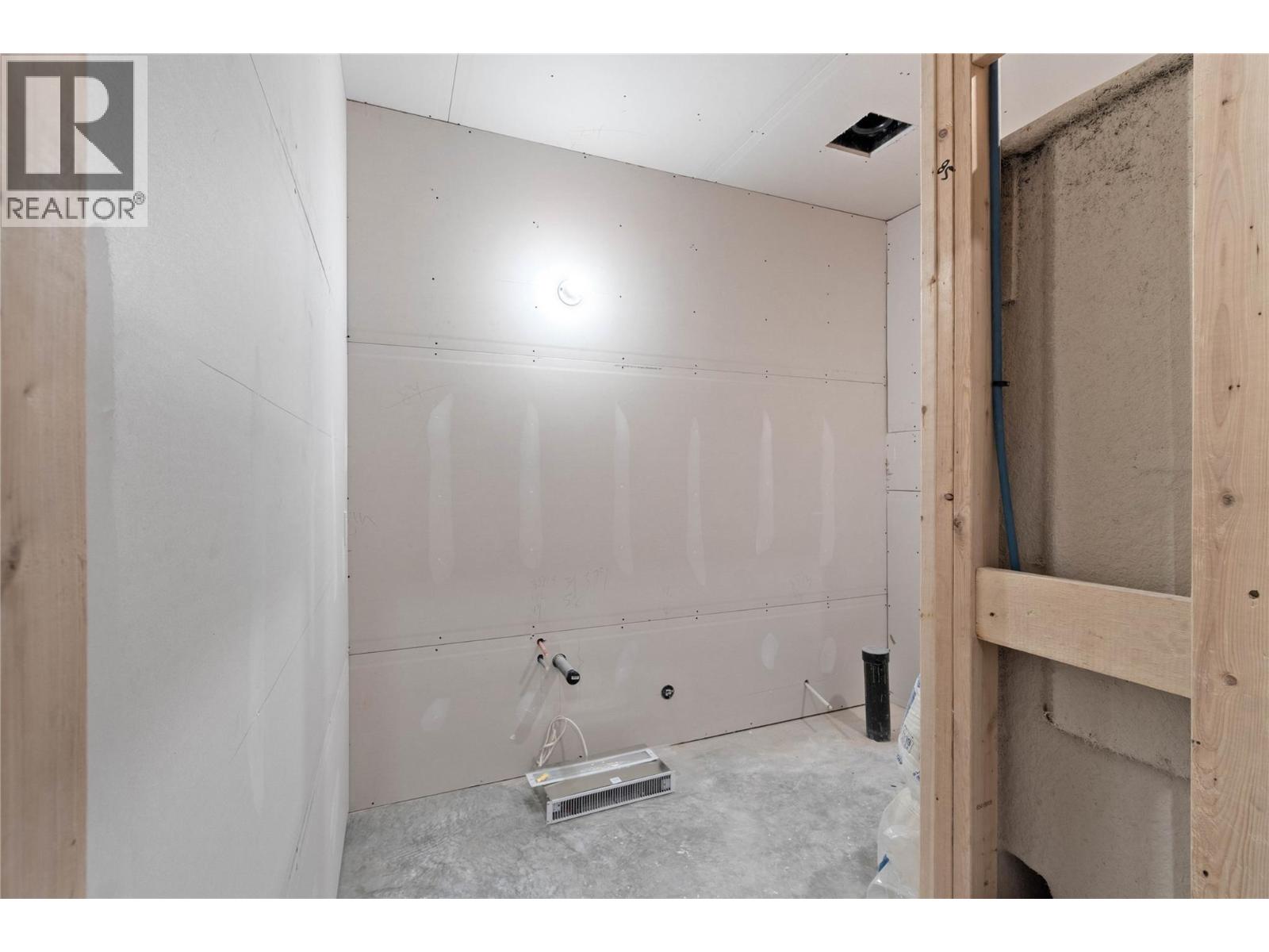 #113 38 RUE CHEVAL NOIR - 40