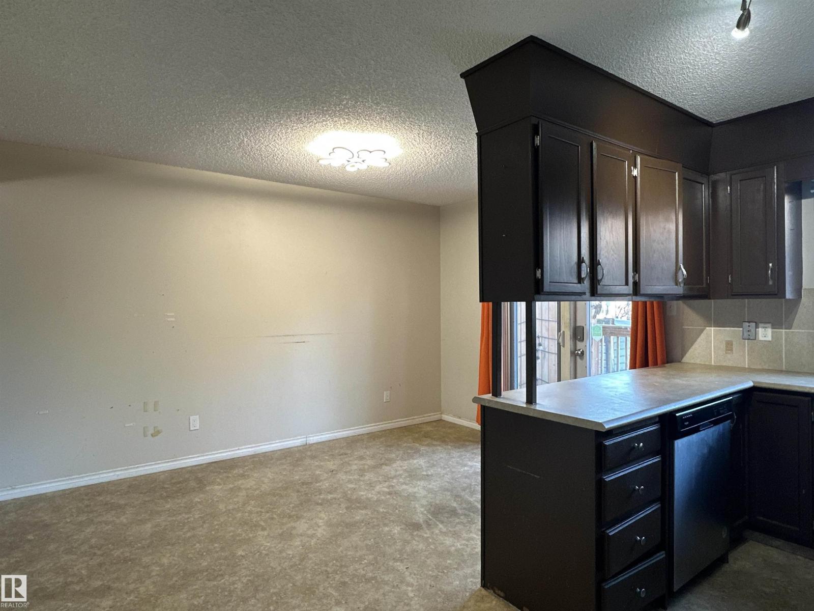 10512 21 AV NW, Edmonton