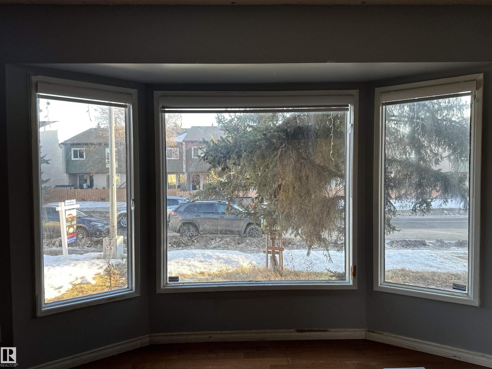 10512 21 AV NW, Edmonton