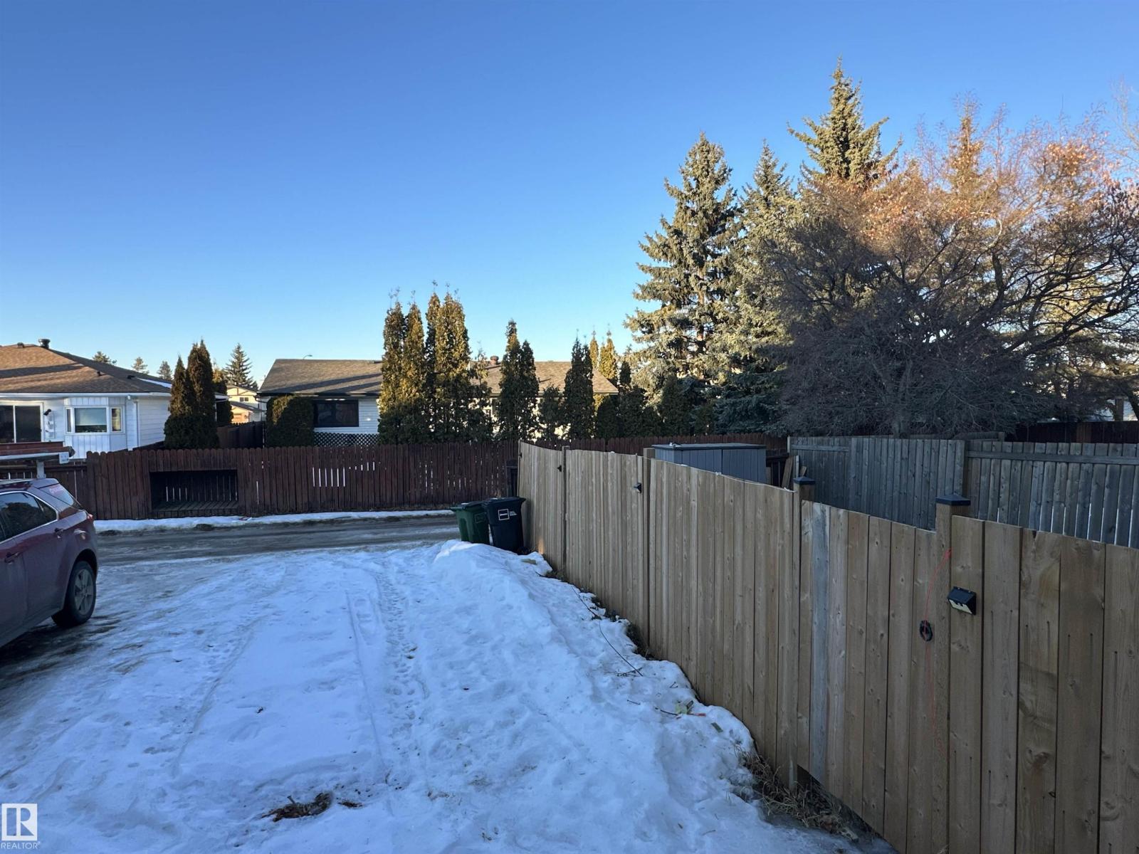 10512 21 AV NW, Edmonton