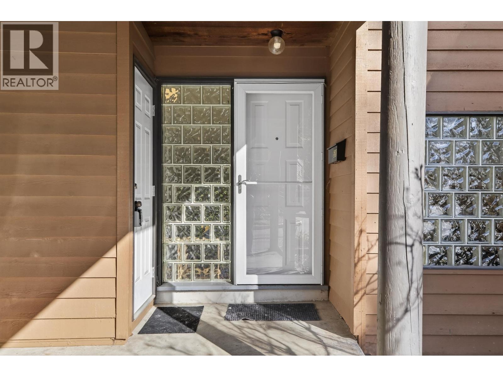 526 CARDIFF WAY, Port Moody