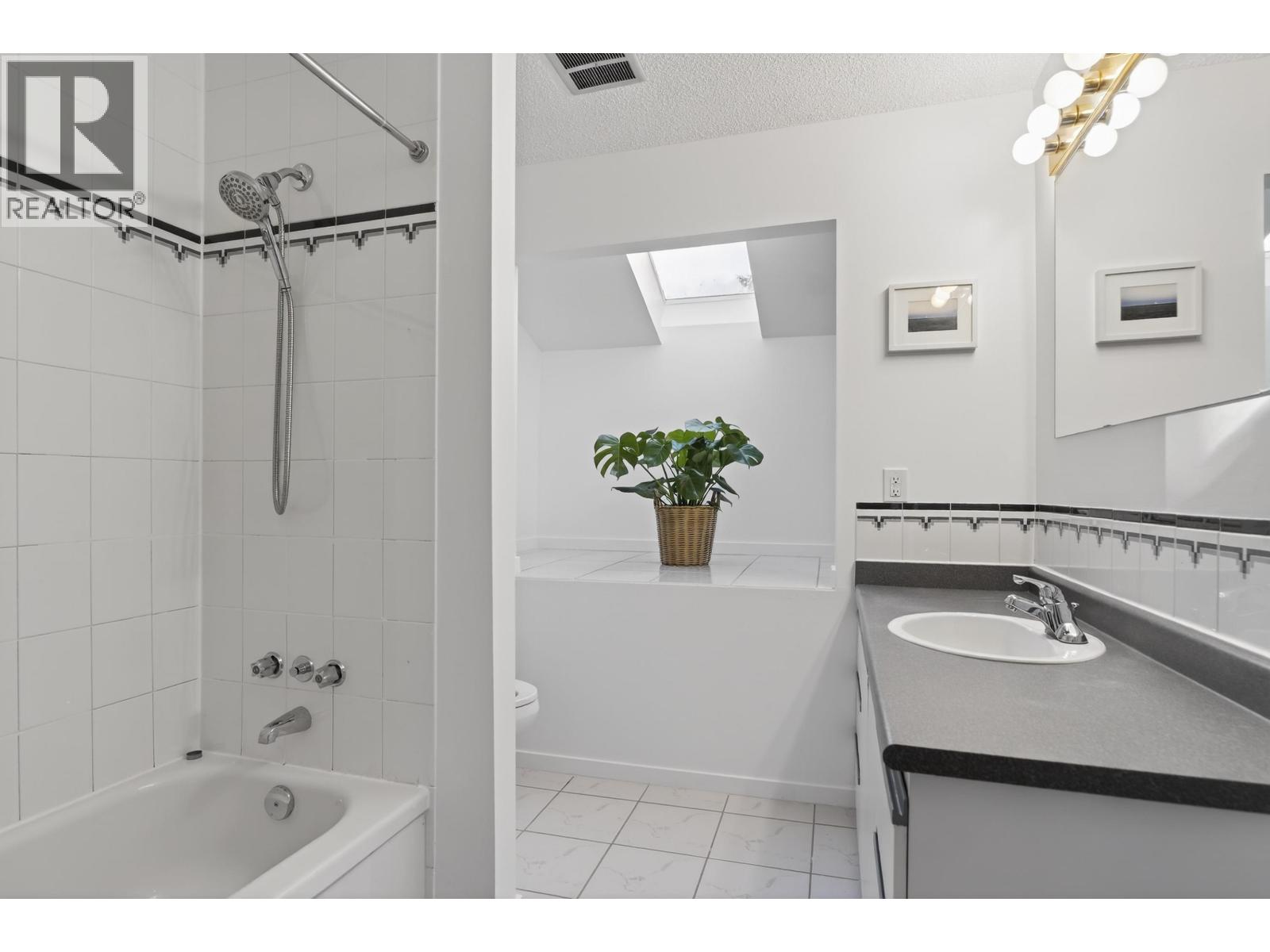 526 CARDIFF WAY, Port Moody