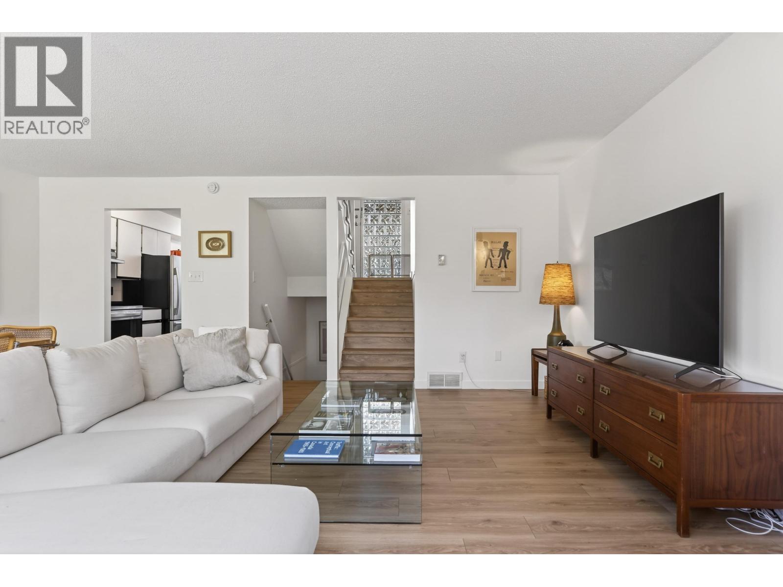 526 CARDIFF WAY, Port Moody