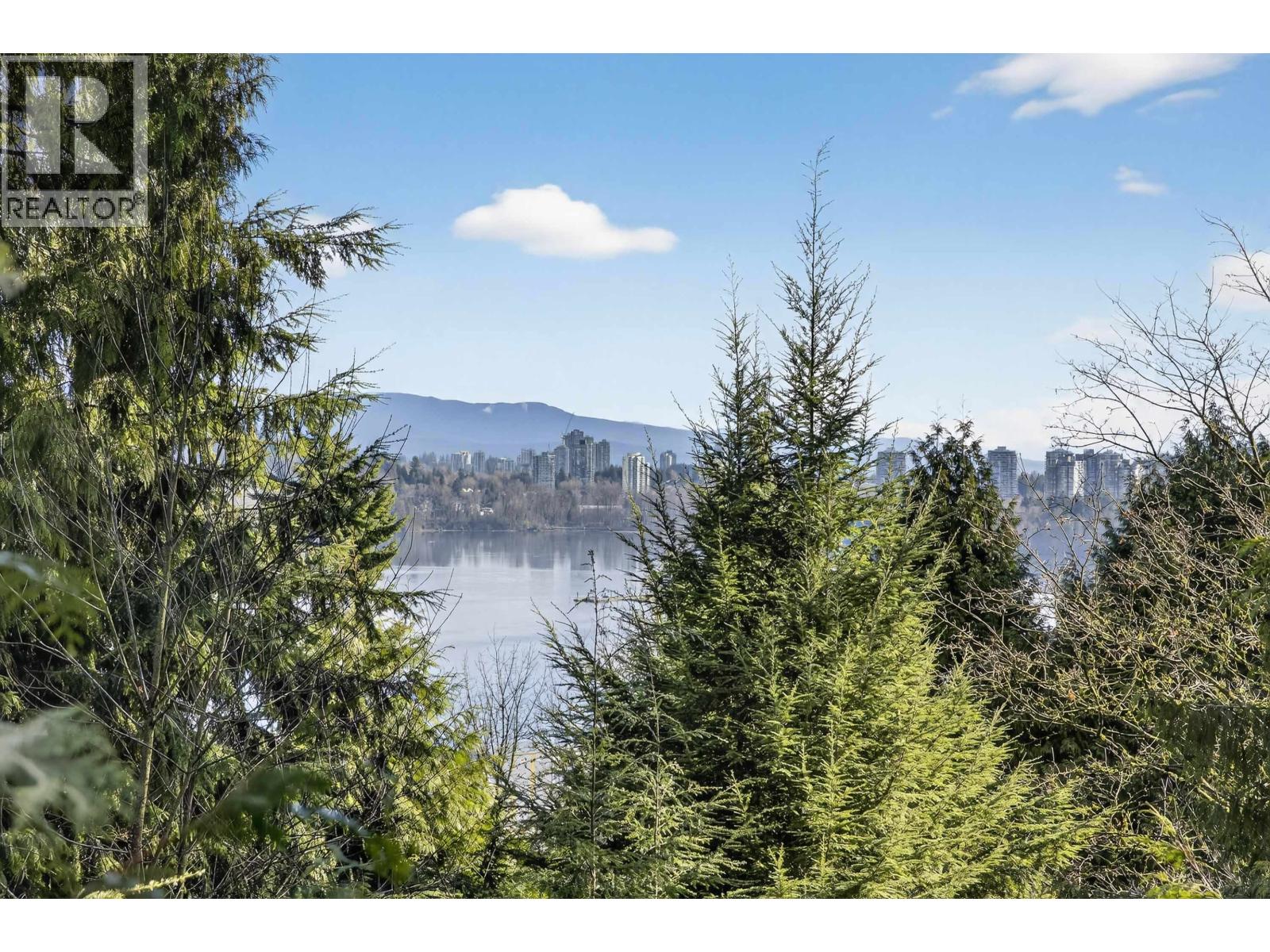 526 CARDIFF WAY, Port Moody