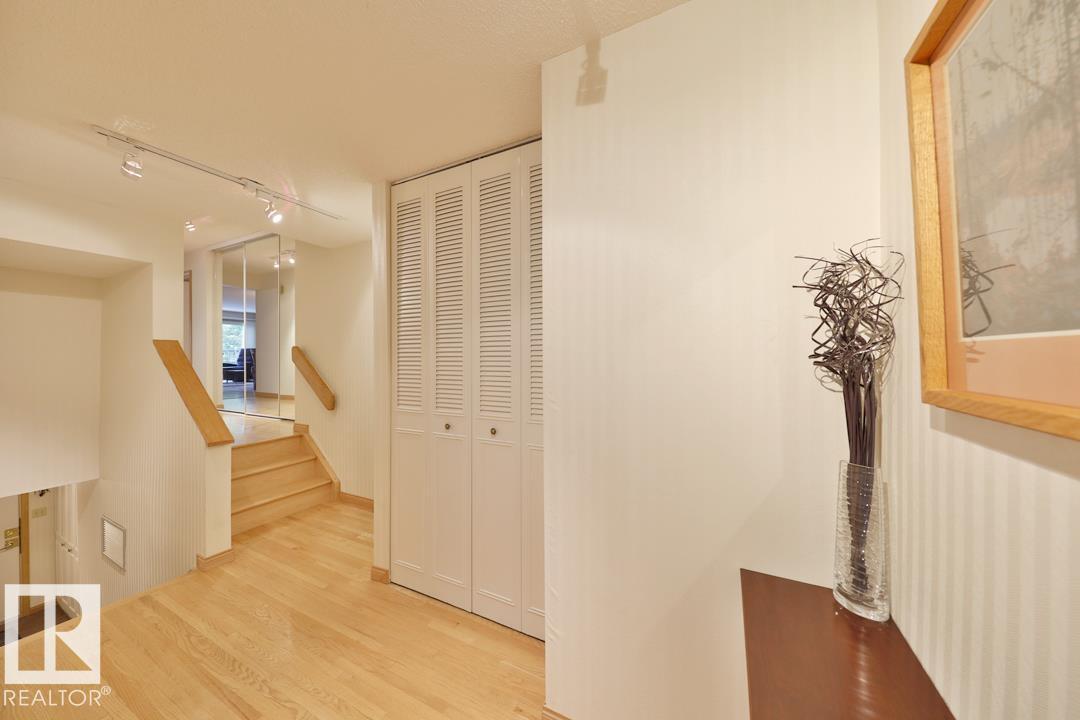 #102 10549 87 AV NW, Edmonton