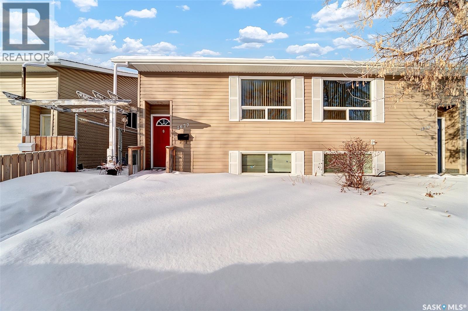 1627-1629 B AVENUE N, Saskatoon, Saskatchewan