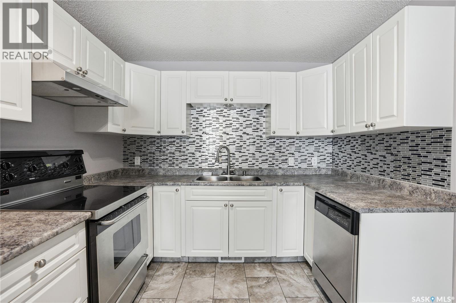 Single Family House Bi-level for Sale in  B AVENUE N Saskatoon 