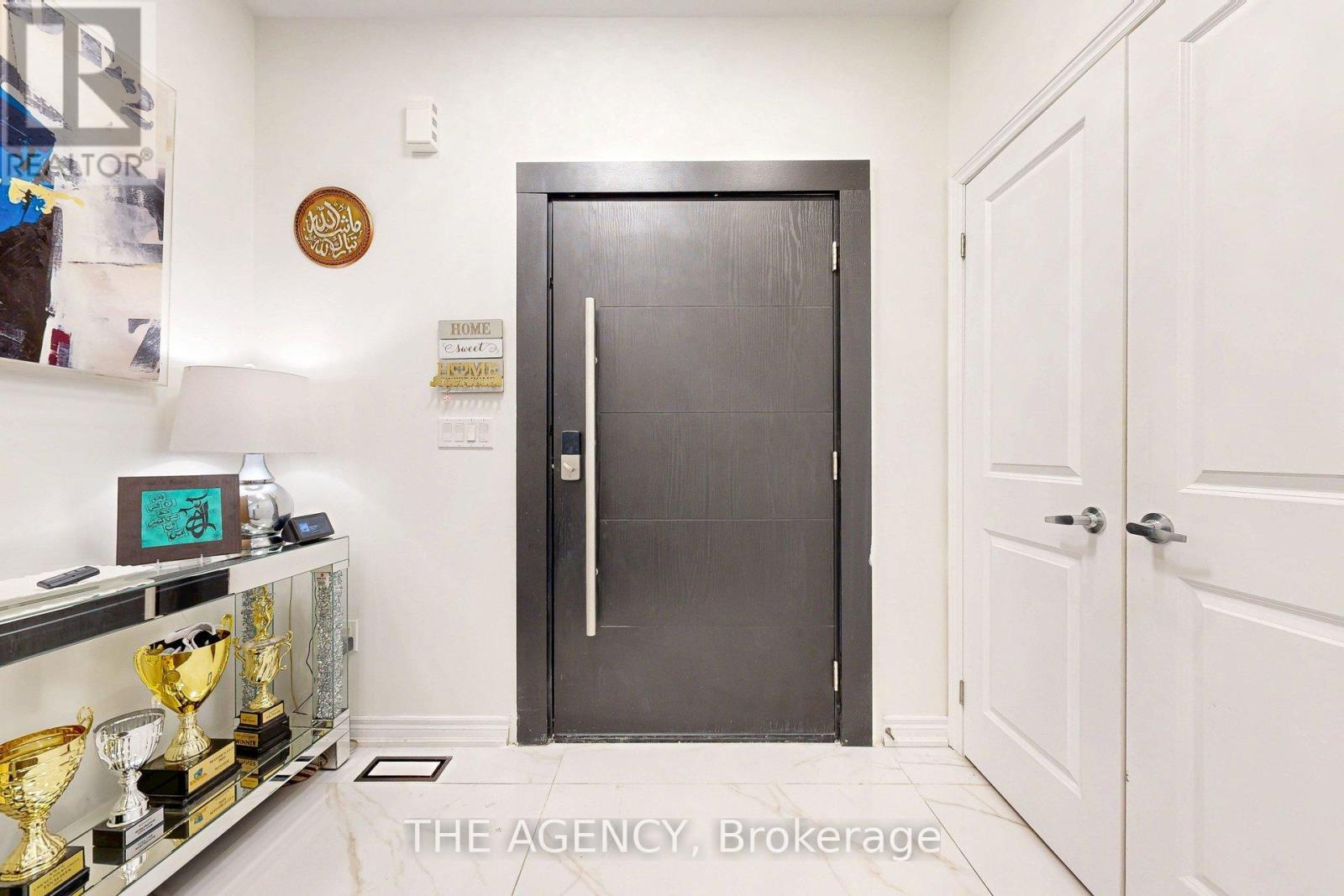 229 ANDREWS TRAIL - Photo 4 of 50, Milton (CL Clarke), Ontario